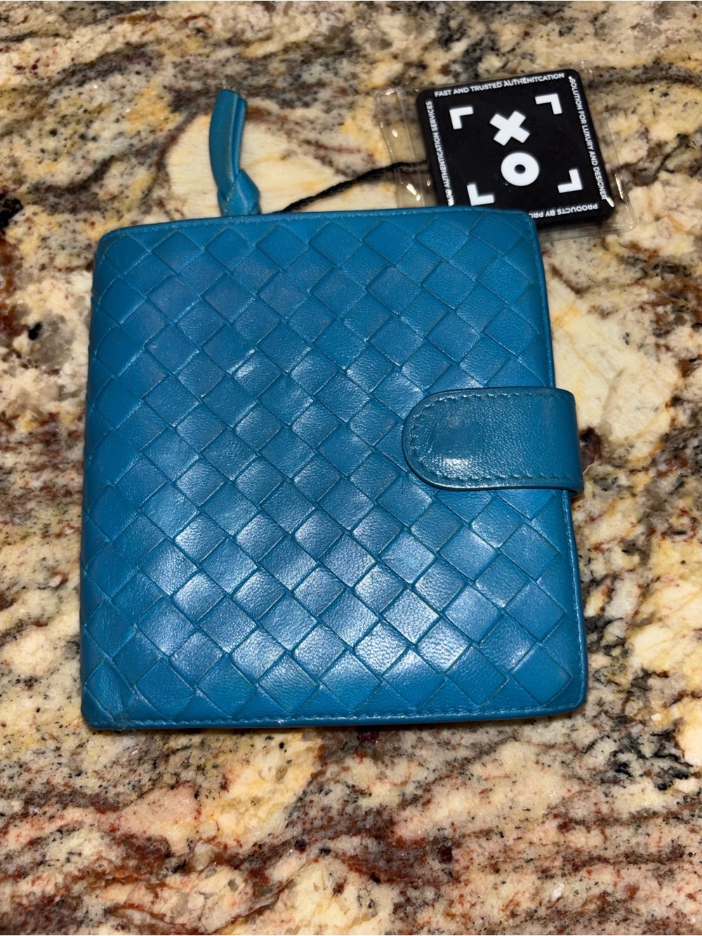 Bottega Veneta Wallet 💯 authentic - Picture 2 of 13